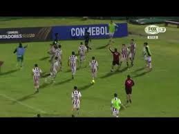 El juego está previsto para la jornada de este sábado 9 de enero. Ecuador Soccer Player Uses Corner Flag As A Spear