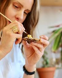 QUINNTESSENTIAL CAKE DECORATING We're absolutely thrilled to announce a  very special workshop with designer baker and 'Great British Bake Off'  winner, Frances Quinn. Join us in The Loft