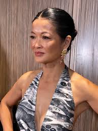 Who wants a tighter and toner body and skin? Who wants to flush toxins from  their body, support their immune system, and decrease aches and pains from  working out? I just discovered