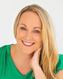 Desirae Bennett's Instagram, Twitter & Facebook