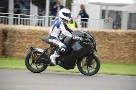 Saietta R Electric Motorcycle Has Top Speed Of 80mph Electric Motorcycle Motorcycle Electricity