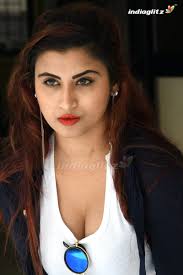 Gunnjan Aras Photos - Malayalam Actress photos, images, gallery, stills and  clips - IndiaGlitz.com