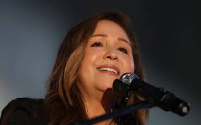 Actor-turned-NASCAR driver Frankie Muniz inspires kids to chase dreams