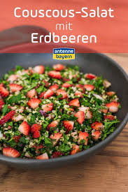 Couscous Salat Mit Erdbeeren Ein Herrlich Leichtes Rezept Der Salat Eignet Sich Entweder Als Beilag Salat Mit Erdbeeren Couscous Salat Rezept Leichte Rezepte