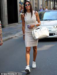 Gf vip, flavio briatore ultime news: Elisabetta Gregoraci Super Impegnata Con Il Lavoro Si Concede Un Po Di Shopping A Milano Gossip It