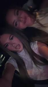 Eva Newell's Instagram, Twitter & Facebook