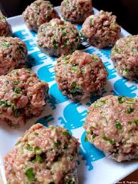 On Forme Les Boulettes Recettes De Cuisine Recette Cuisine