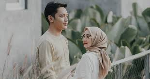 Membelakangkan dirinya boleh jadi sebab lelaki merajuk. Lelaki Ego Tak Kena Masa Eee Kenapa Ego Sangat Dengan Orang Perempuan Ni