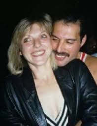 تم تشغيل الأغنية لأول مرة على الهواء مباشرة في 20 أبريل 1992 ، خلال the freddie mercury tribute concert ، يؤديها الأعضاء الثلاثة. Freddie Mercury Dating History Famousfix