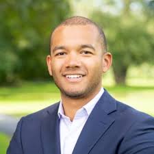 Lasell Newspaper reunion! So happy I got to see my old roommate Tyler Hetu  speak