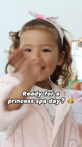 We love that this Frozen Ice Vanity lets you join in