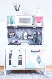 Ikea Duktig Kinderkuche Pimpen 10 Einfache Diy Tricks Fur Eure Spielkuche Babyeckchen Mama Blog Ikea Kuche Kinder Ikea Kinderkuche Ikea Kinderkuche Gepimpt
