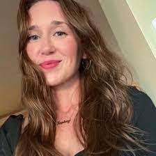 Cassandra Nolan's Instagram, Twitter & Facebook