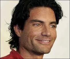 Victor Gonzalez Mexican Actor B 1973 Mens Hairstyles Victor Gonzalez Hair Styles