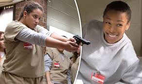 Nos héroïnes favorites intègrent le quartier de haute sécurité de lietchfield.nouvel environnement, nouvelles menaces. Orange Is The New Black Season 4 Recap All Episodes And Finale Ahead Of Series 5 Release Tv Radio Showbiz Tv Express Co Uk