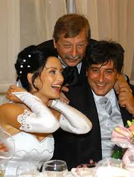 Csaba tihanyi tóth net worth, biography, age, height, dating, relationship records, salary, income, cars, lifestyles & many more details have been updated below. Eskuvoi Fotok Ez A Holgy Rabolta El A Baratok Kozt Novak Lacijanak Szivet Hazai Sztar Femina