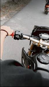 Mimpi naik motor di jalan menanjak hal ini mengacu pada perasaan anda yang tertekan dengan situasi yang ada. 55 Ide Babeee Di 2021 Fotografi Gambar Pasangan Fotografi Remaja