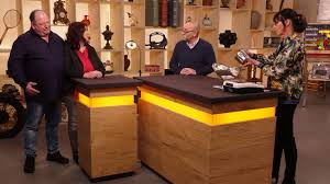 Bares für rares is a german television series on zweites deutsches fernsehen (zdf) moderated by horst lichter, produced since 2013. Bares Fur Rares Vom 28 Mai 2021 Zdfmediathek
