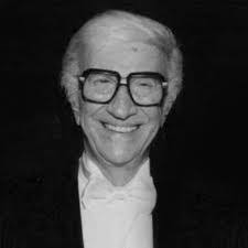 Janet Kain's Instagram, Twitter & Facebook