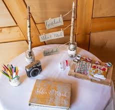 Diy Gastebuch Fur Die Hochzeit Ein Besonderer Gastebuch Tisch Gastebuch Tisch Selbstgemachtes Gastebuch Gastebuch Hochzeit