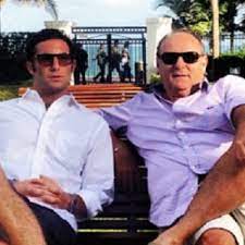 Nello stesso anno torna a condurre lo show dei record insieme al figlio edoardo, che lavora come. Gerry Scotti Sull Incidente Al Figlio Edoardo La Piu Grande Paura Della Mia Vita E Stato Operato