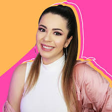 Carol Ramos's Instagram, Twitter & Facebook