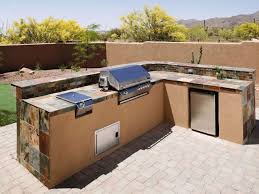 33 Amazing Outdoor Kitchens Build Outdoor Kitchen Outdoor Countertop Outdoor Barbecue Area
