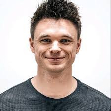 Daric Miller's Instagram, Twitter & Facebook