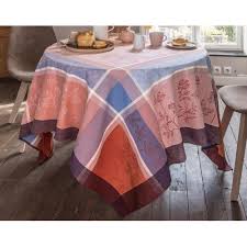 Nappe ovale 180x300 cm jacquard 100 coton spirale rouge. Nappes 3 Suisses