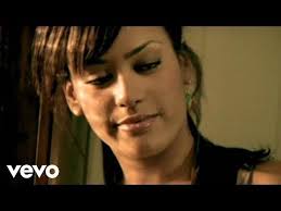 Amel Bent Le Droit A L Erreur Clip Officiel Youtube Clip Video Chanson Amour Clip