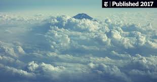 Review Ascent Of Mount Fuji Guided By Over 4 000 Images The New York Times