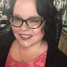 Raeann Geer's Instagram, Twitter & Facebook