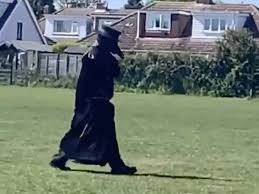 Women's clothing, sports & outdoors, men's clothing Terrifying Plague Doctor U K Police Search For Person In Full 17th Century Outfit Stalking Suburb National Post