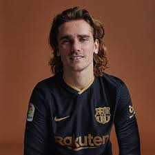 A border is made with a razor between long and short hairs to separate them. Antoine Griezmann In 2021 7 Fc Barcelona Fans Pakistan Facebook