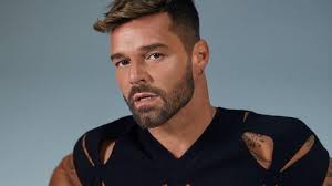 A días de cumplir 52 años, Ricky Martin mostró cómo es su rutina de belleza  para verse joven