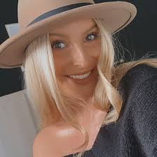 Danielle Harvey Social Media Manager