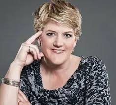 MARIA BELLO WIKI, ECHTGENOOT, LESBIENNE, PARTNER, VERMOGEN, LENGTE