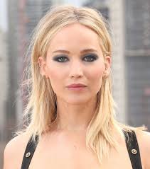 Ear length hair behind ears. 30 Fabulous Haircuts For Thin Hair