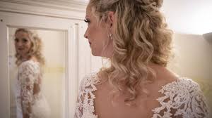 Der komplette spielplan steht am donnerstagabend fest. Hochzeit Auf Ersten Blick Cindy Flasht Mit Hochzeitskleid Promiflash De