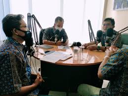 Berdasarkan catatan kami banyaknya gangguan akibat seperti pohon yang menempel ke jaringan, banyak nya layangan yang menempel ke jaringan dengan banyak nya aspirasi oleh masyarakat , terkait sering nya listrik padam ini, pln justru dengan senang hati menerima masukan masukan dari. Situs Resmi Pemkab Bojonegoro