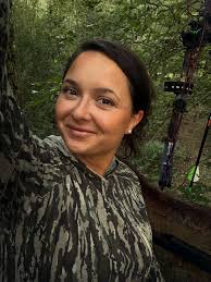 I NEED 15 PEOPLE TO SAY (YUMMY) PLEASE. THANKS🥰 Snickers Cake, Totally  Yummy ❤️ INGREDIENTS 1 c. raw cashews Boiling water 1 c. blanched finely  ground almond flour 1/2 c. coconut oil,