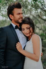 Ruzgara Karsi Fotograf Cekilmek Fotograf Dugun Pozlari Fotografcilik