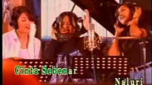 ~korus~ biarkanlah biarkan aku hidup sendirian tak ingin ku mengenangkan kisah lama biarkanlah biarkan aku hidup sendirian kerana hati ini telah dilukai. Translatedwithlove Malay To English Translated Songs And Maybe More