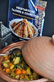 Couscous is een marokkaans gerecht op basis van korrels van harde tarwe, groenten, vlees of kip. Alles Marokko Karotten Kartoffel Tajine Mit Erbsen Checkout Wonderland