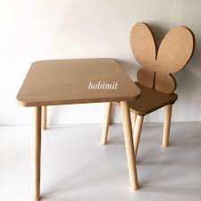 Ahşap formdaki çözümler ise odaların daimî birer üyesi hâline geliyor. Masa Ve Sandalye Takimi Umit Ticaret