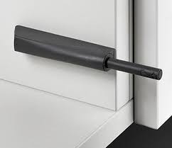 Bei der tiefe ist lediglich der beschlag bindend. Hettich Kuchenbeschlage Ergonomische Auszugssysteme Fur Grifflose Kuchen Kuchenfinder
