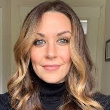 Colleen Bertram's Instagram, Twitter & Facebook