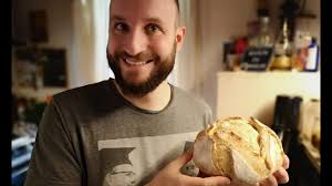 La maison doit être rendue propre. Le Pain Au Levain Le Plus Simple Ne Rate Jamais Youtube