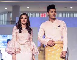 Blog ini hanya menyediakan kumpulan lirik lagu dunia beserta chord dan kunci gitar. Fazura Umum Bakal Berduet Dengan Fattah Amin Lagu Hero Seorang Cinderella Iluminasi