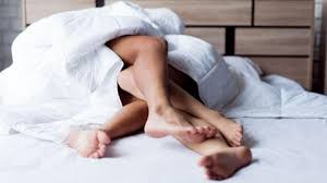 Ada kalanya hubungan intim justru mampu membantu proses persalinan, wanita yang sedang hamil pada trimester kedua akan lebih cepat mendapatkan kepuasan seksual beberapa hal yang perlu menjadi catatan bagi suami maupun istri yang hendak berhubungan saat hamil muda, antara lain Ini Waktu Yang Baik Untuk Berhubungan Suami Istri Demi Kepuasan Dan Kehamilan